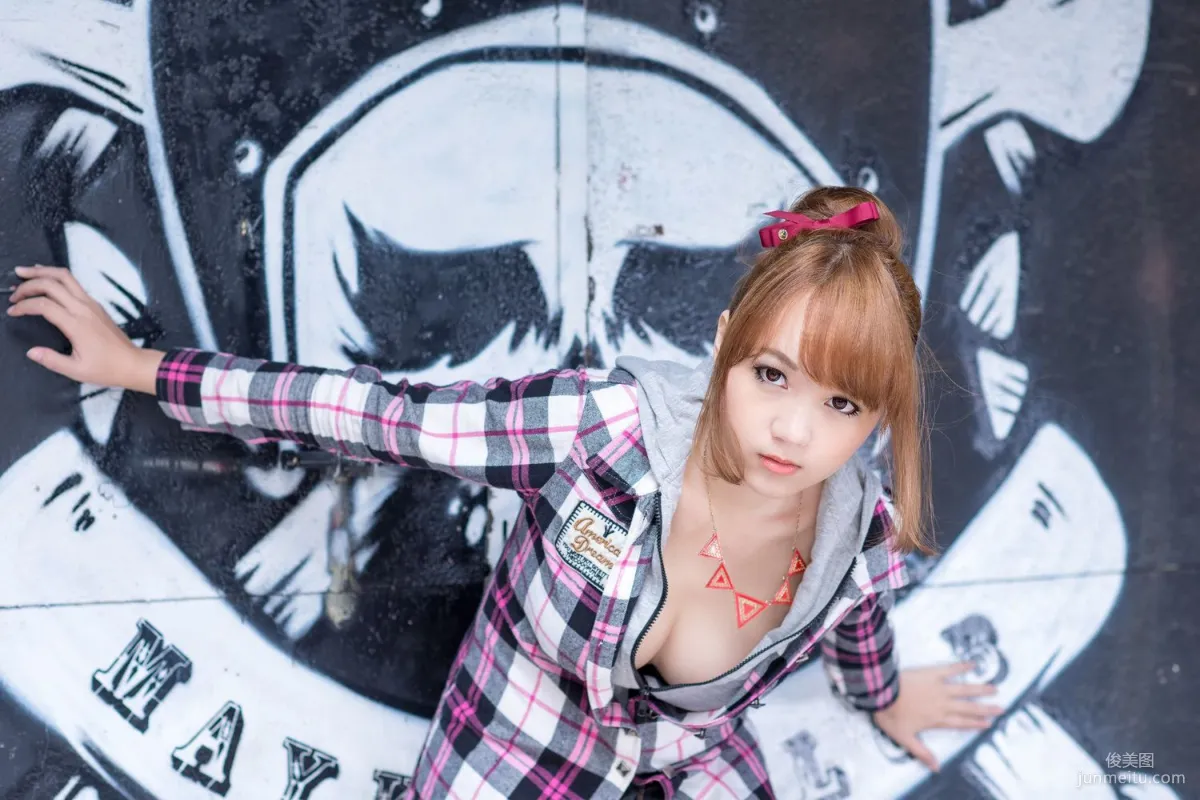 台灣美女黃镫娴Neko《信義外拍》寫真集 17