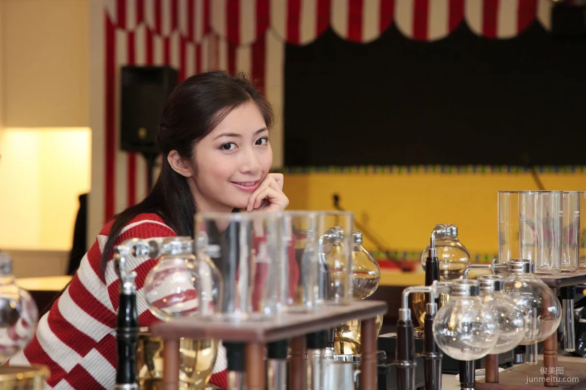 台灣模特Emily《酒店室拍》寫真集 14