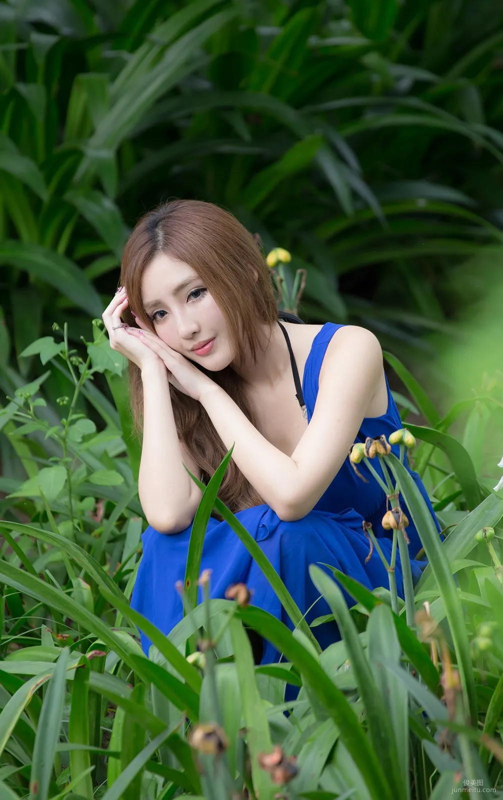 台灣趙芸Syuan《極品藍色長裙女神》寫真集 34