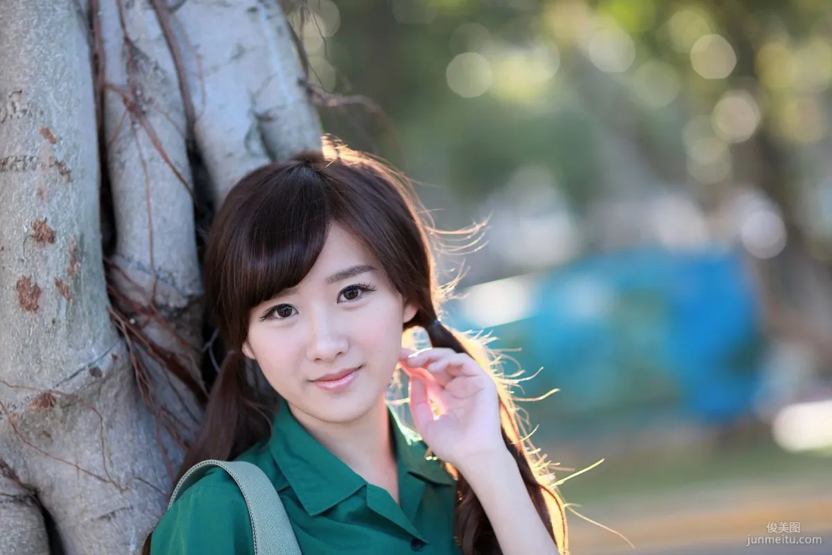 李思娴《北一女中校服外拍》写真集1