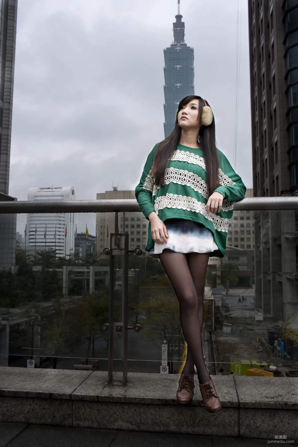 Tina李霜《黑絲街拍圖片》寫真合集 20
