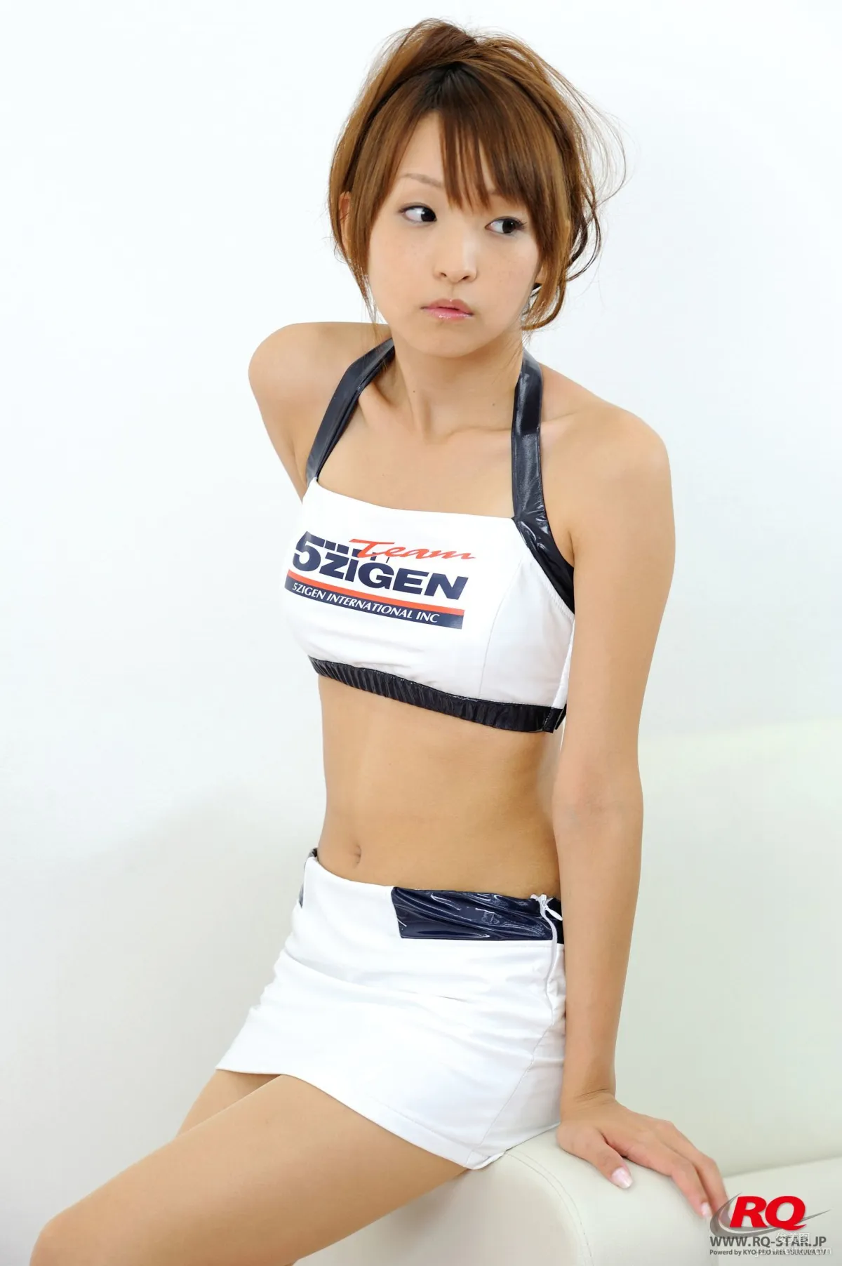 [RQ-STAR] NO.00085 Mio Aoki 青木未央 Race Queen – 2008 5Zigen 寫真集 33