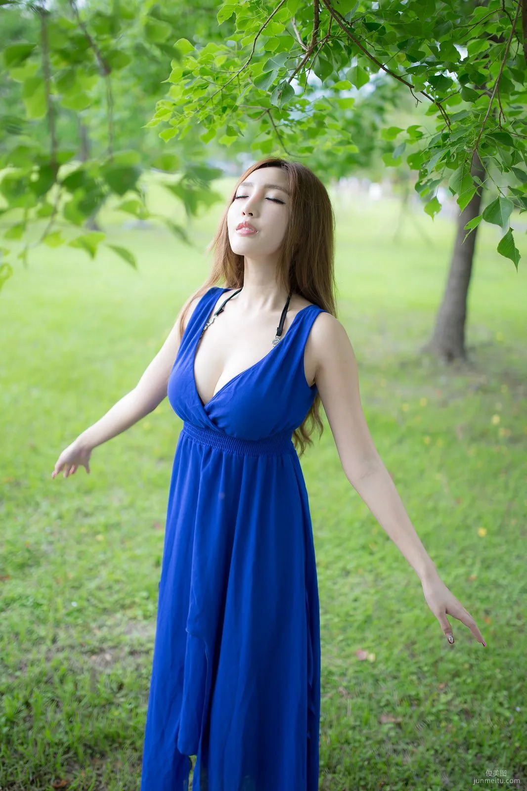 台灣趙芸Syuan《極品藍色長裙女神》寫真集 26
