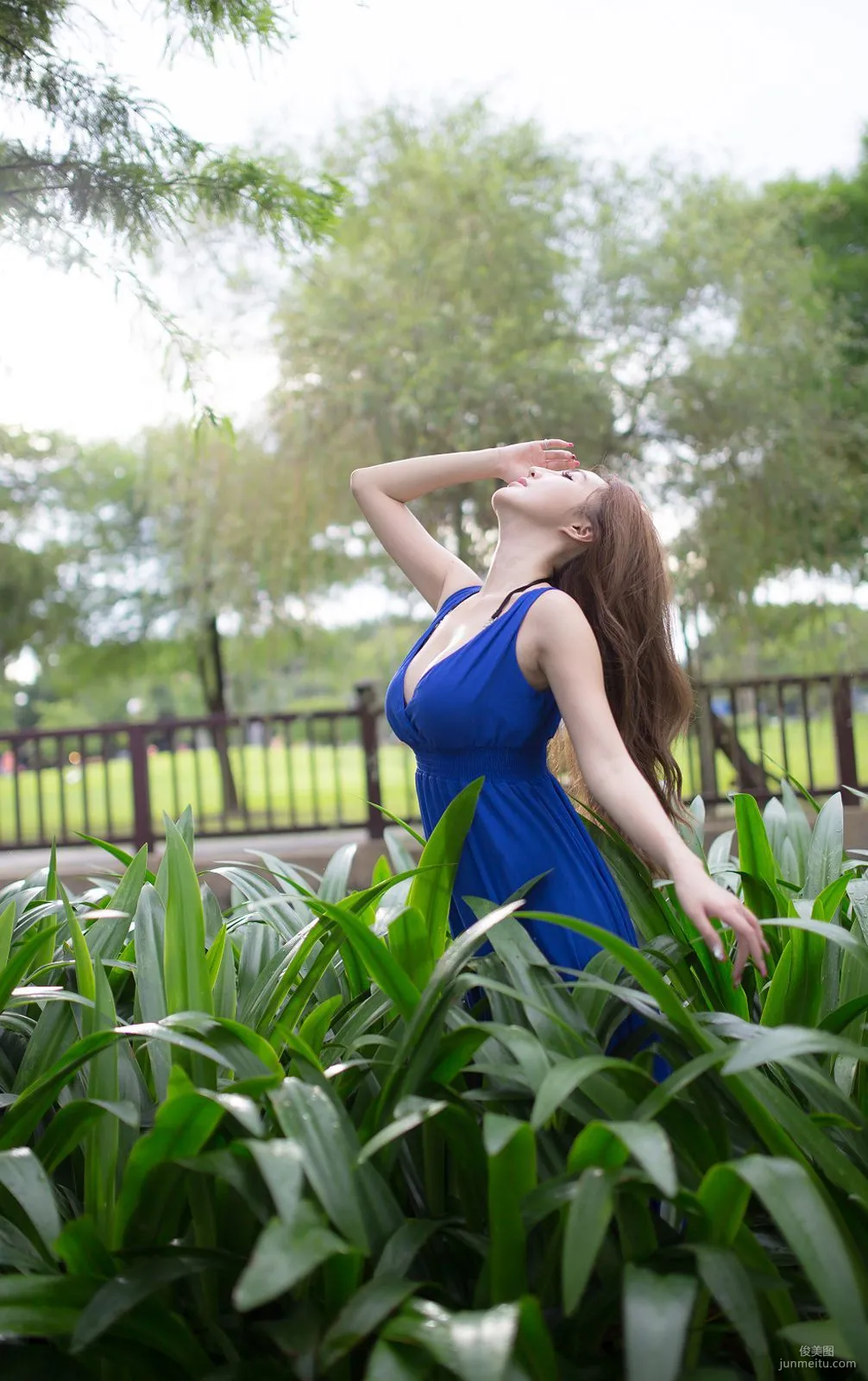 台灣趙芸Syuan《極品藍色長裙女神》寫真集 50