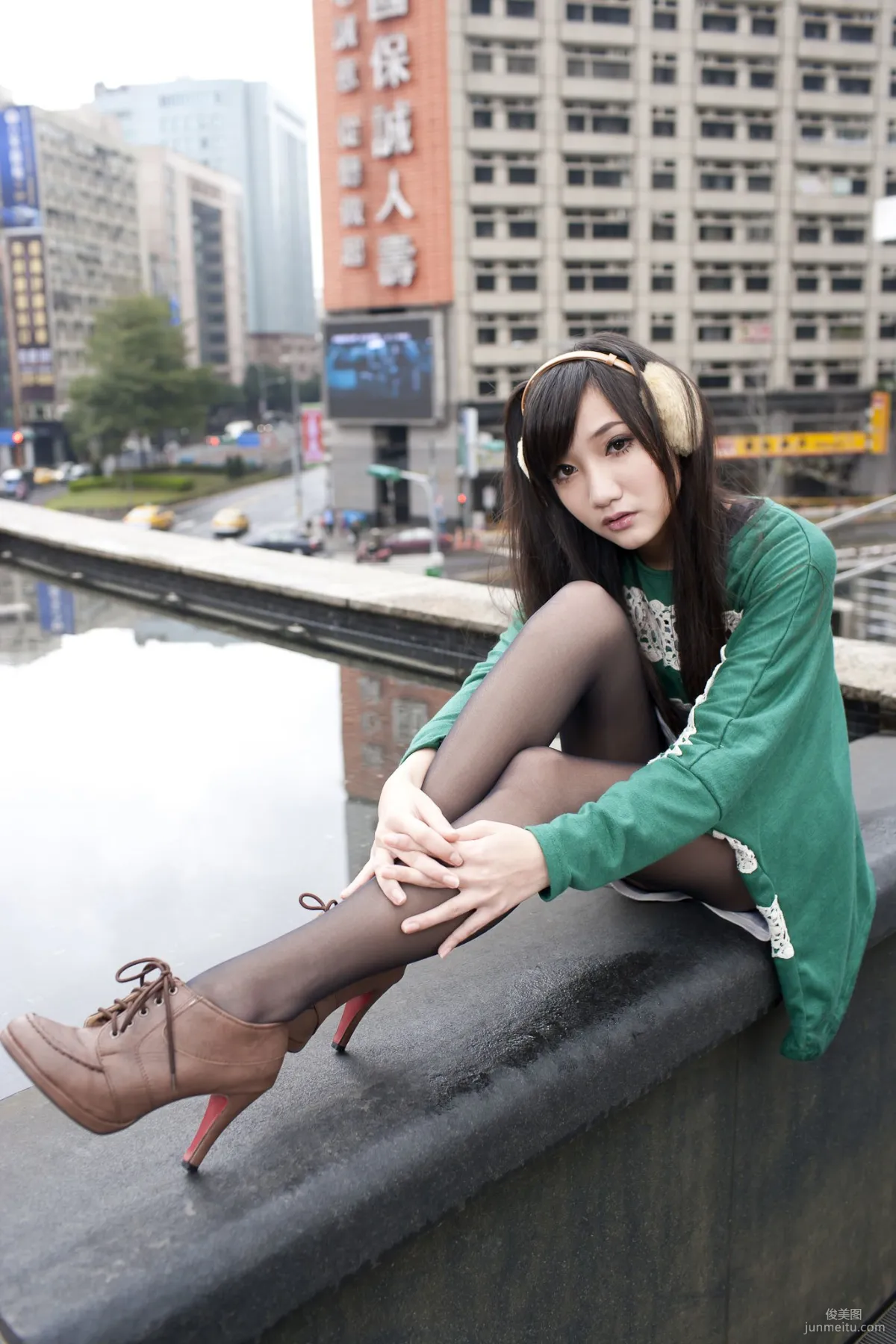 Tina李霜《黑絲街拍圖片》寫真合集 18