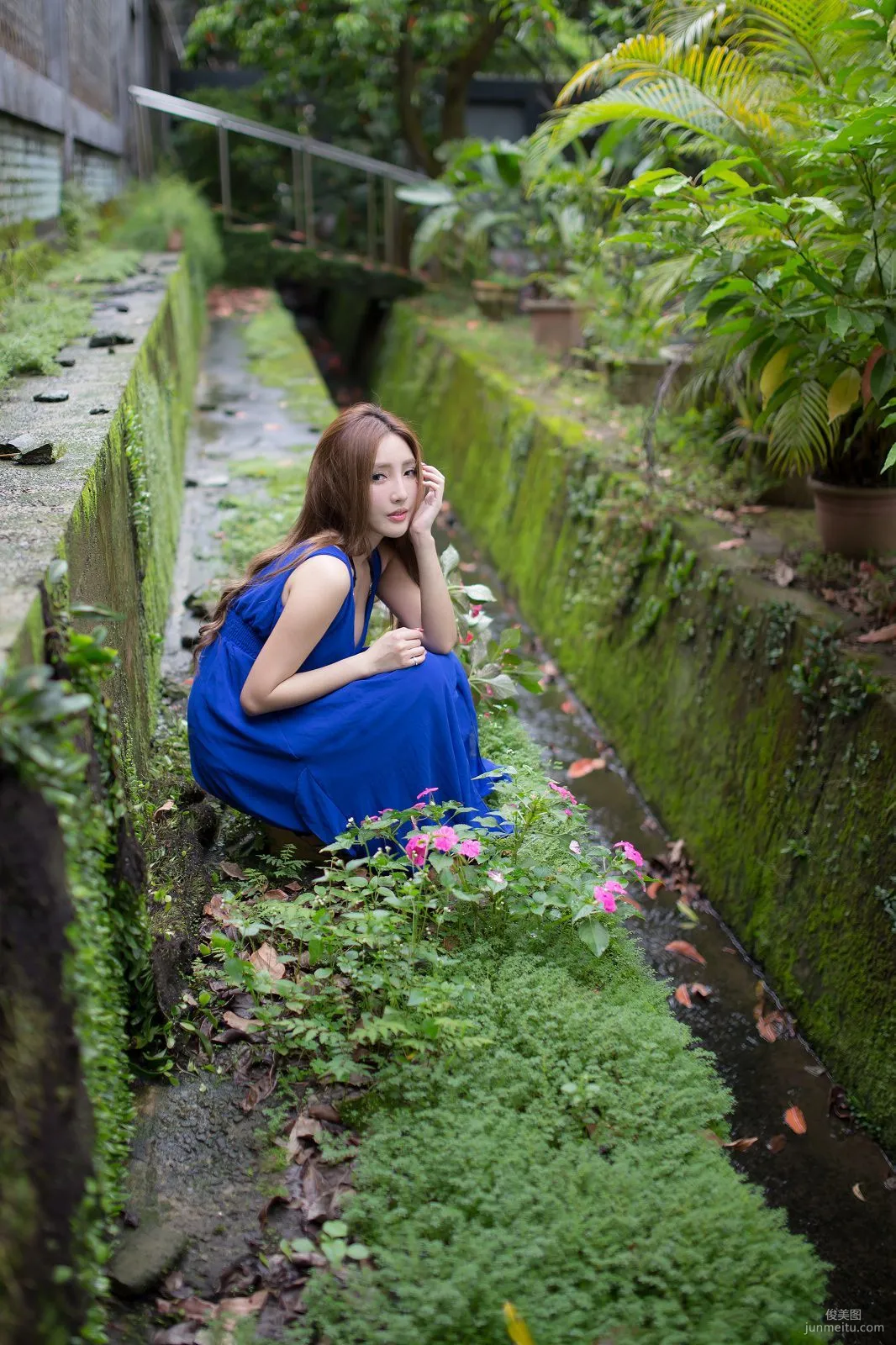 台灣趙芸Syuan《極品藍色長裙女神》寫真集 1