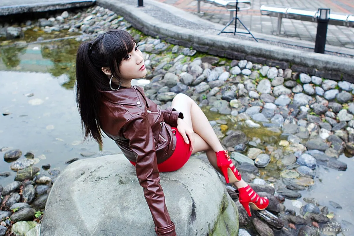 台灣腿模Tina陳思婷《美國街》街拍寫真集 25