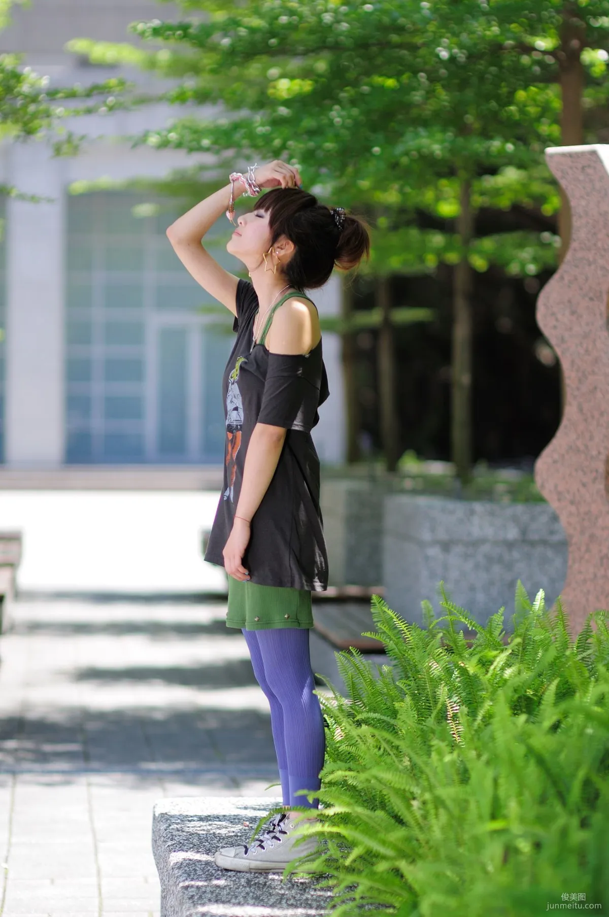 果子Mikako《台大法商學院外拍》寫真集 48