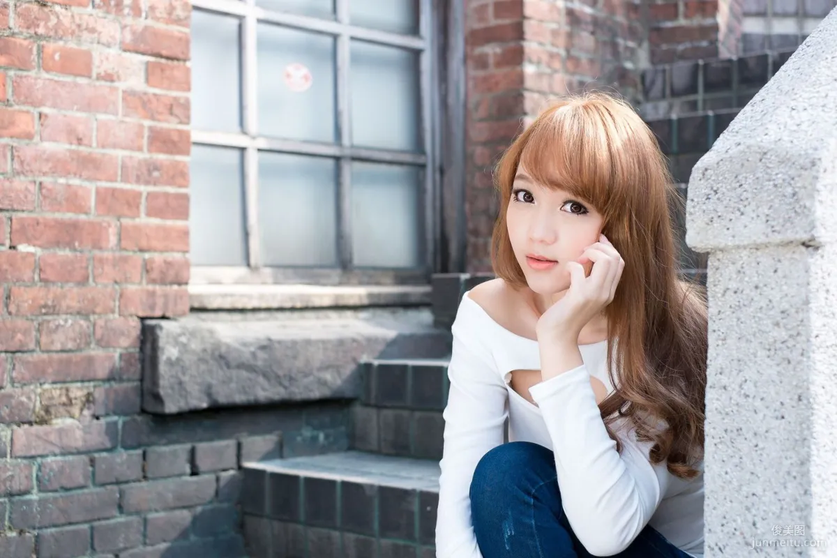 台灣美女黃镫娴Neko《信義外拍》寫真集 29