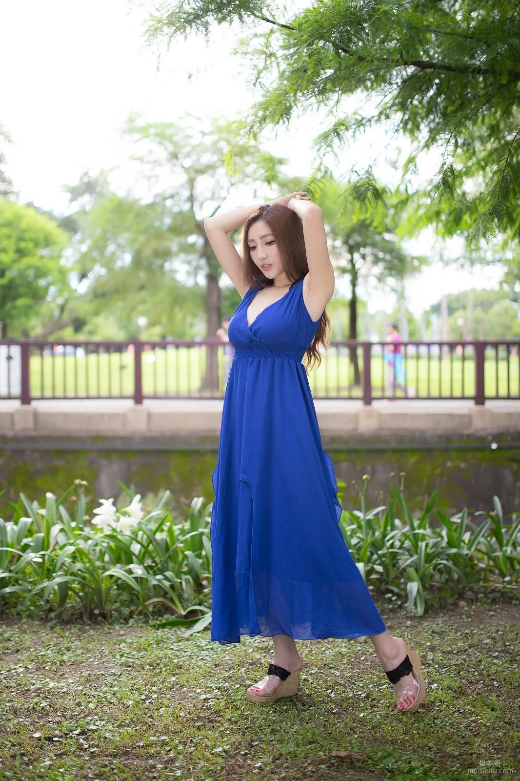 台灣趙芸Syuan《極品藍色長裙女神》寫真集 45