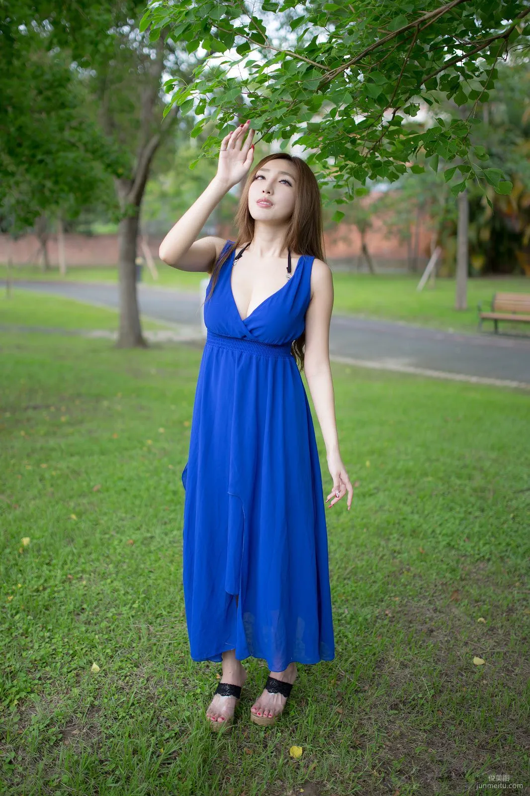 台灣趙芸Syuan《極品藍色長裙女神》寫真集 31