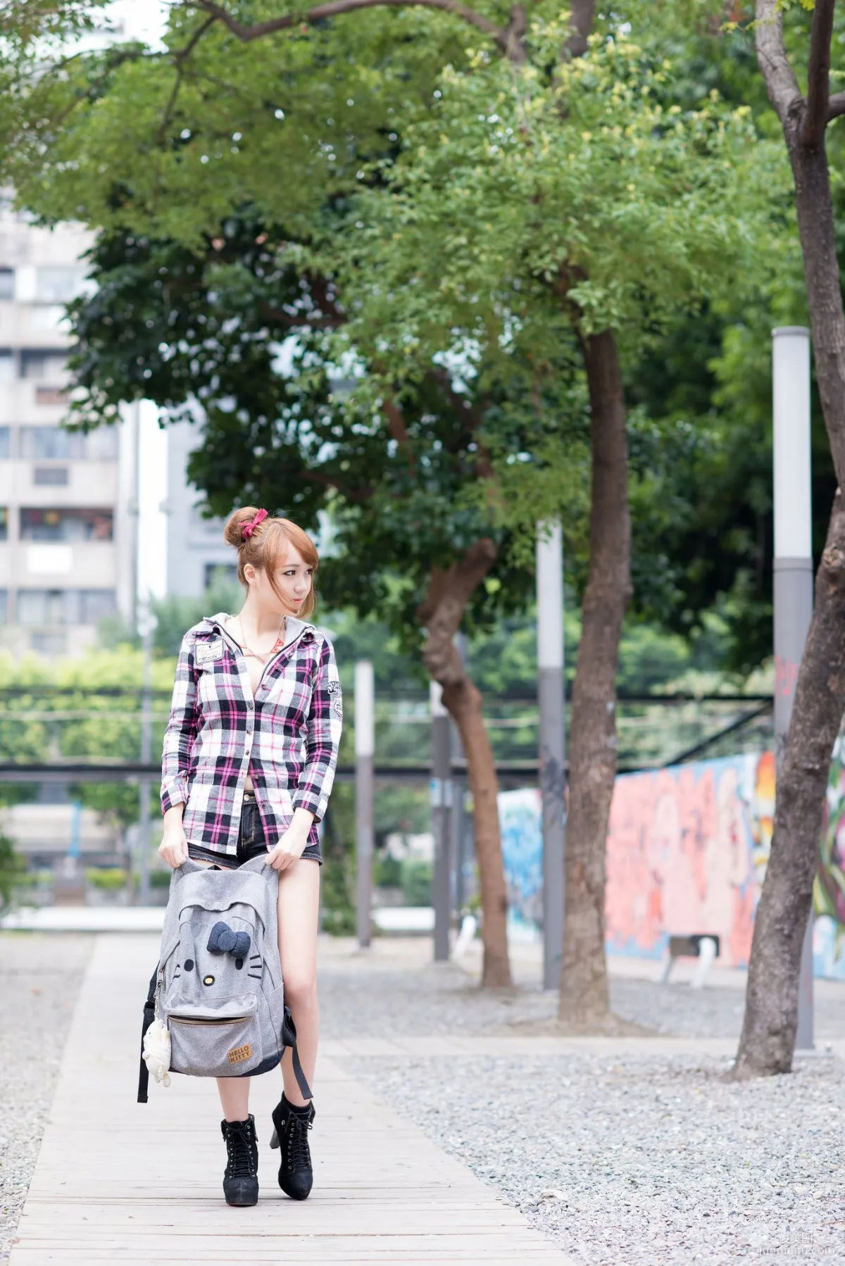 台灣美女黃镫娴Neko《信義外拍》寫真集 12