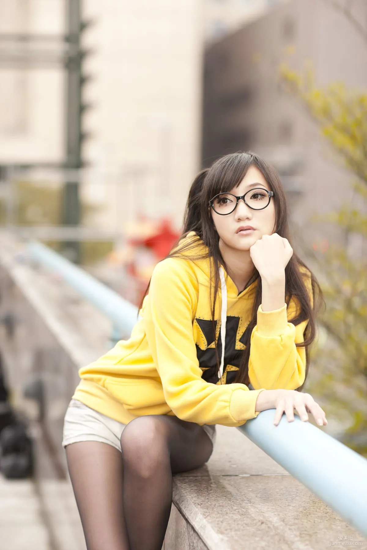 Tina李霜《黑絲街拍圖片》寫真合集 11