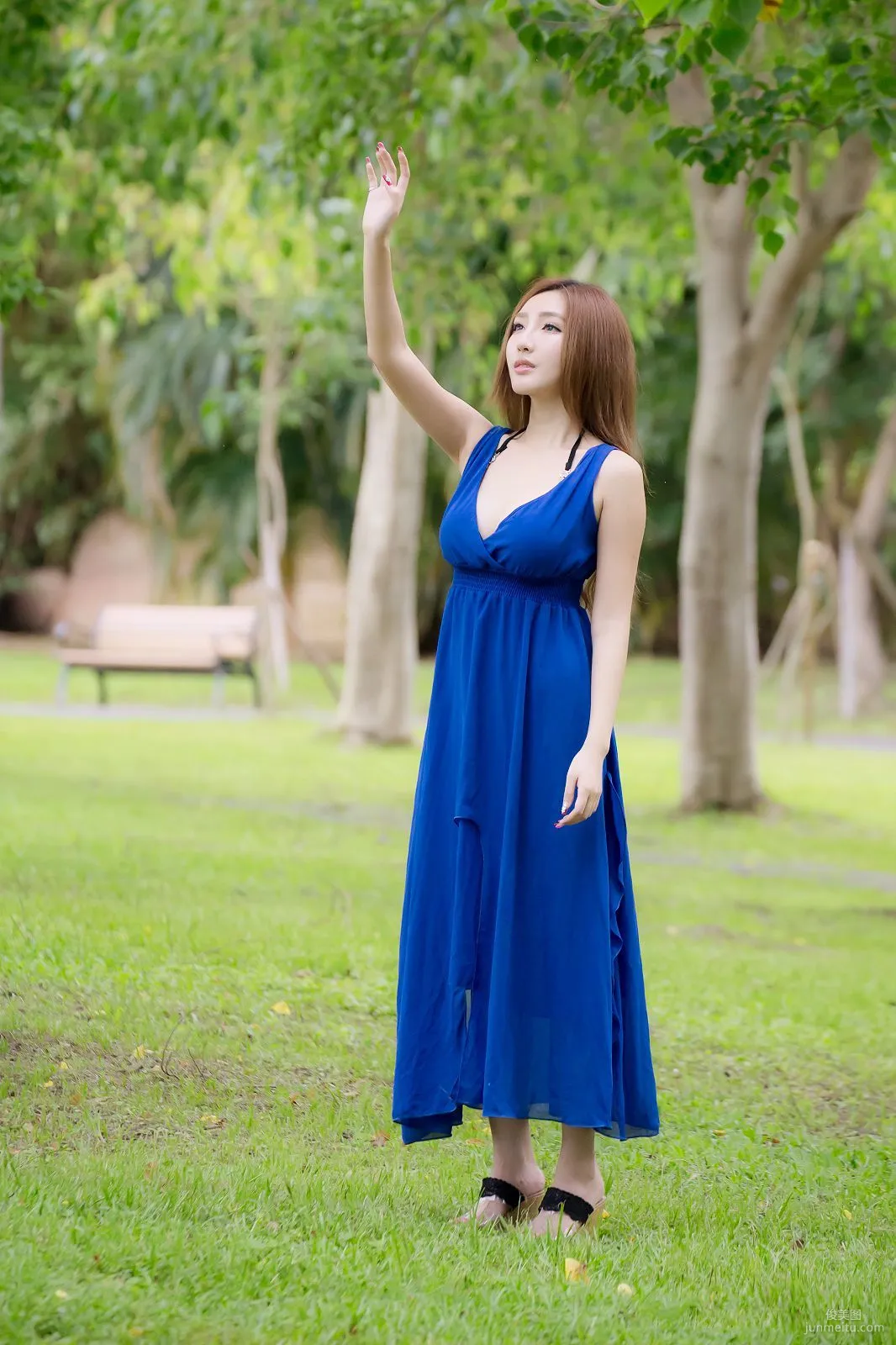 台灣趙芸Syuan《極品藍色長裙女神》寫真集 9