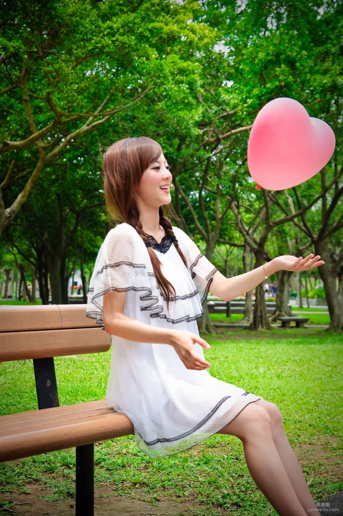 果子MM/張凱潔《大湖公園外拍》寫真集 31