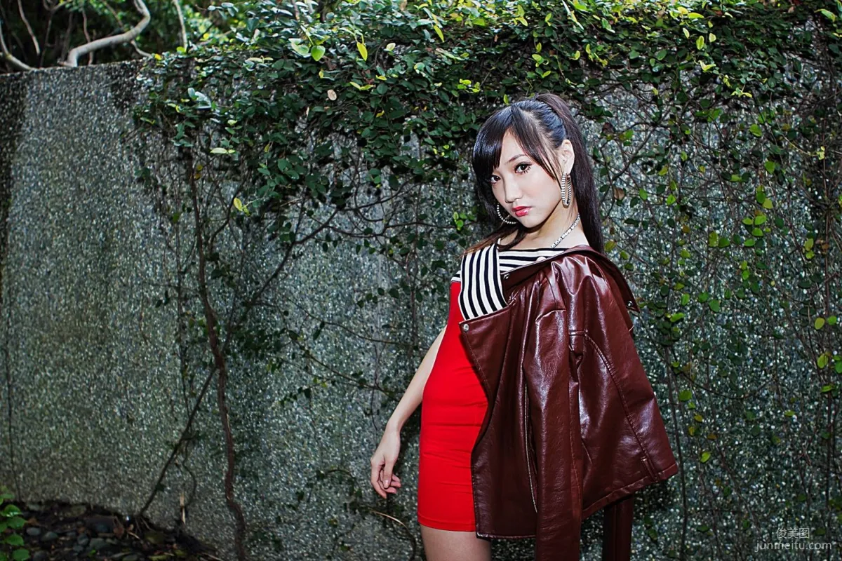 台灣腿模Tina陳思婷《美國街》街拍寫真集 37