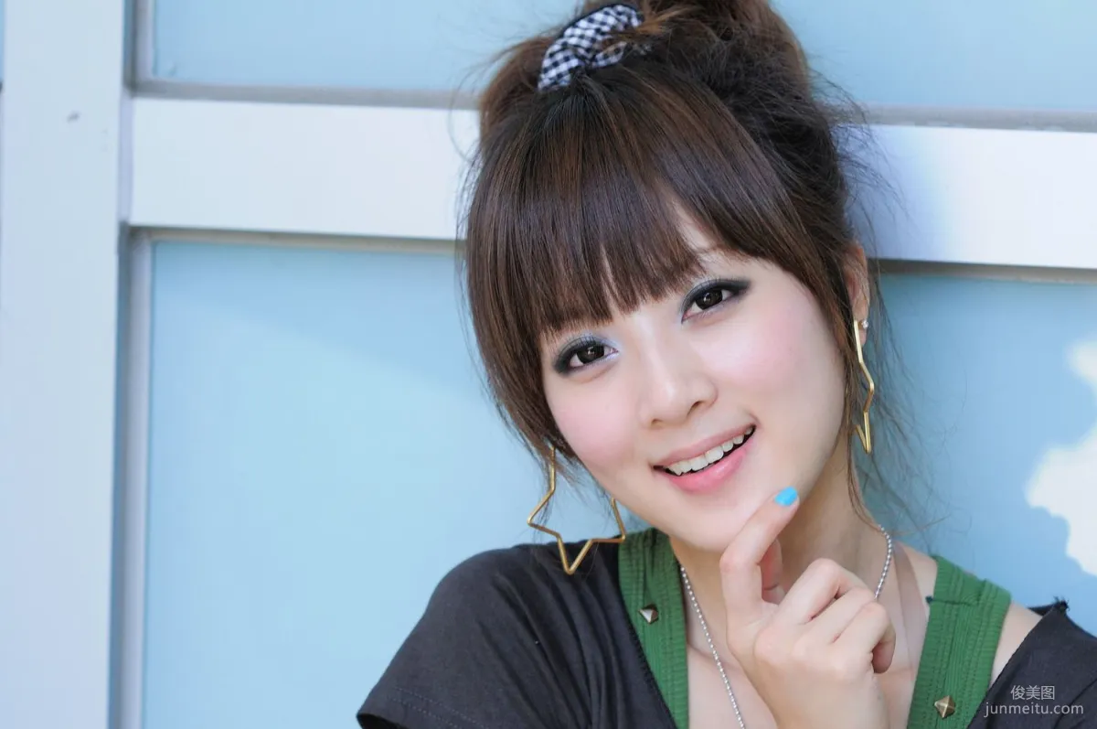 果子Mikako《台大法商學院外拍》寫真集 53