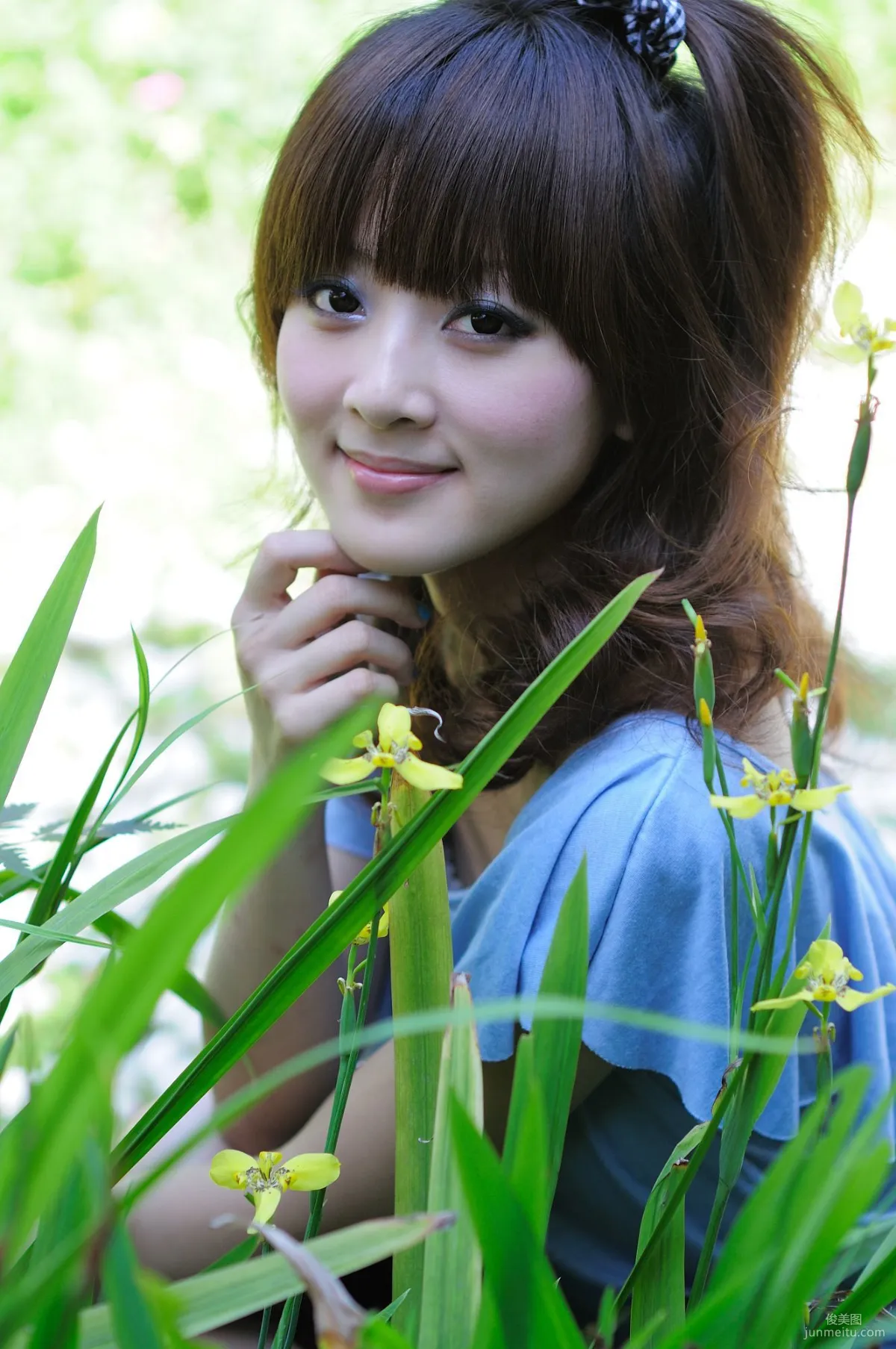 果子Mikako《台大法商學院外拍》寫真集 21