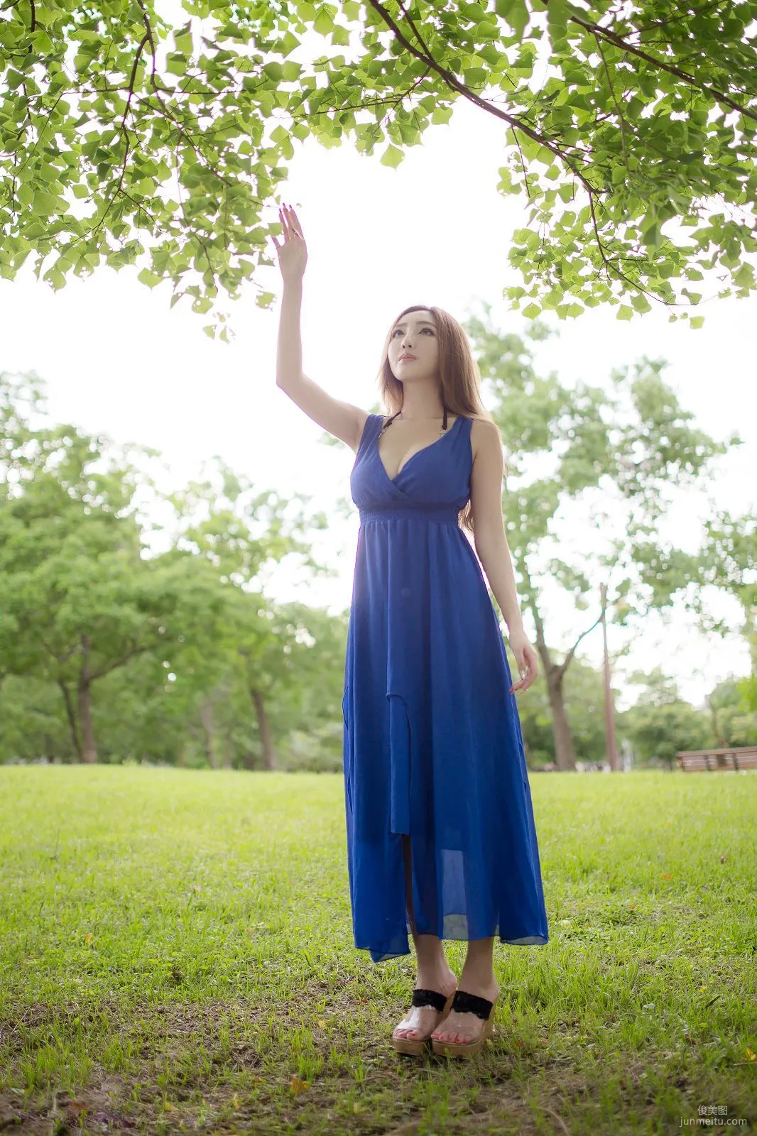 台灣趙芸Syuan《極品藍色長裙女神》寫真集 19