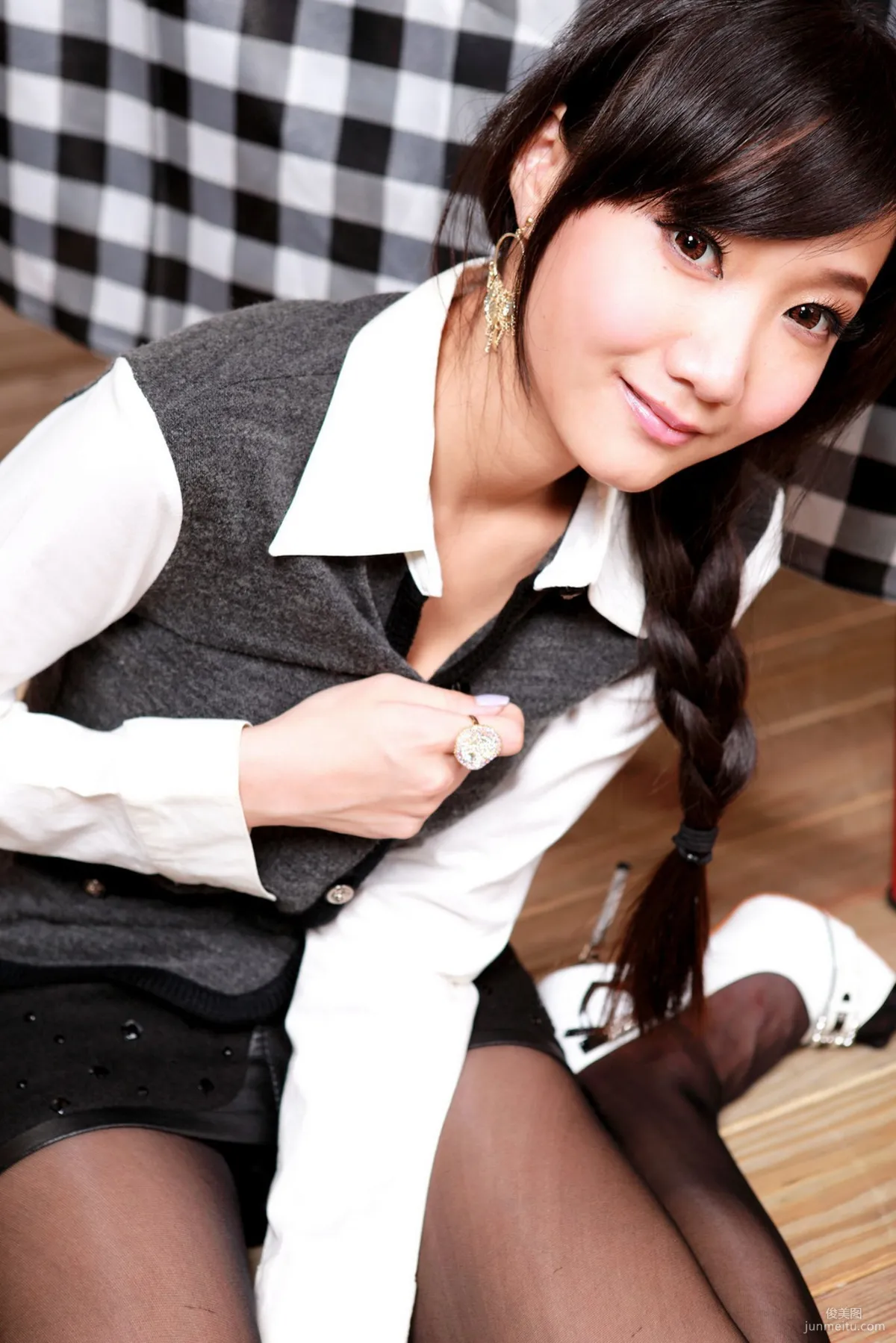 Tina李霜《黑絲街拍圖片》寫真合集 28