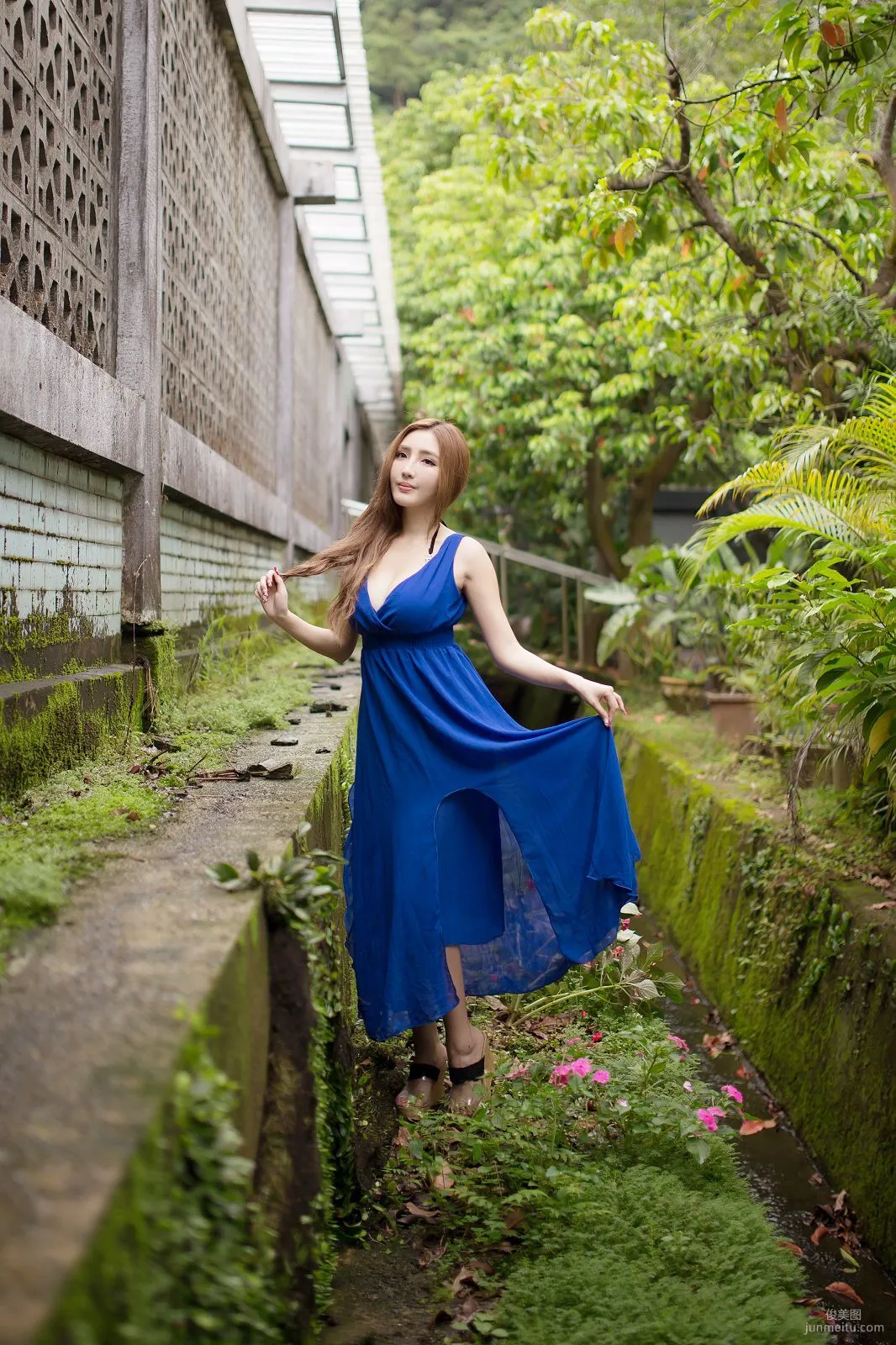 台灣趙芸Syuan《極品藍色長裙女神》寫真集 6