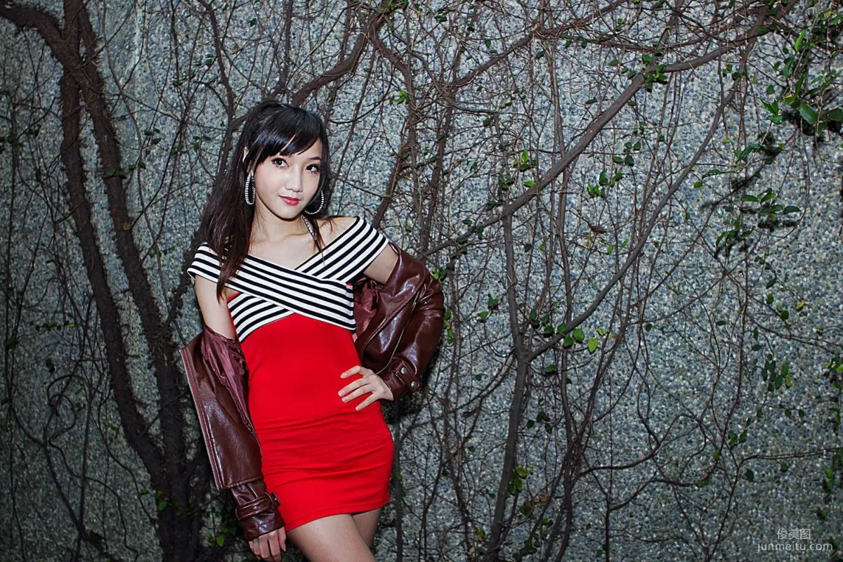 台灣腿模Tina陳思婷《美國街》街拍寫真集 31