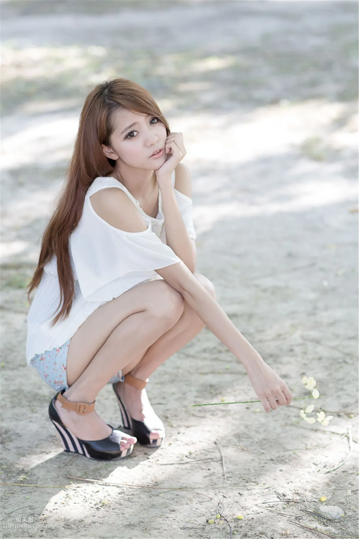 台灣美女妍安/呂芷葇《大安森林公園外拍》寫真集 9