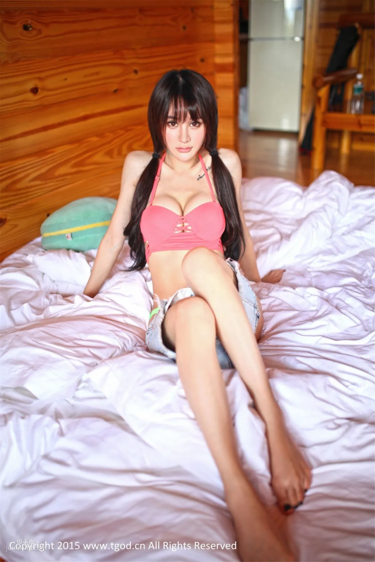 Cheryl青樹《雲曼旅拍》熱褲+比基尼 [TGOD推女神] 寫真集 16