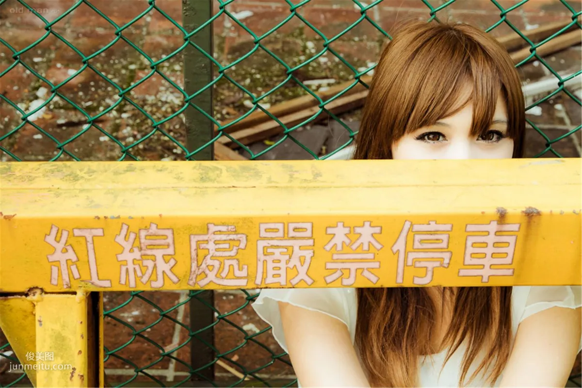 台灣模特熊維妮《美軍宿舍随拍》寫真集 11