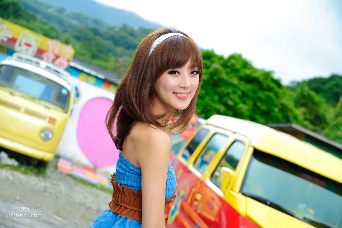 張凱潔/Mikako《蒙馬特咖啡外拍》寫真集 19