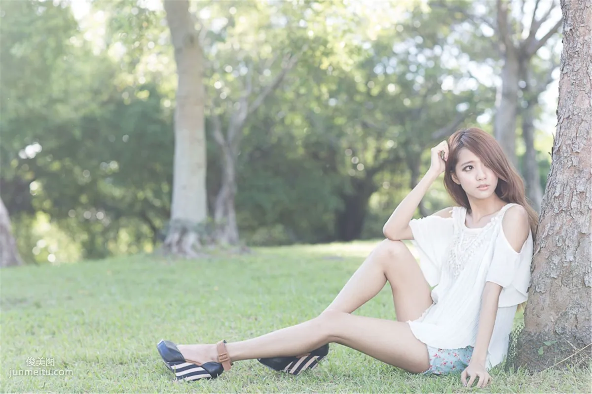 台灣美女妍安/呂芷葇《大安森林公園外拍》寫真集 11
