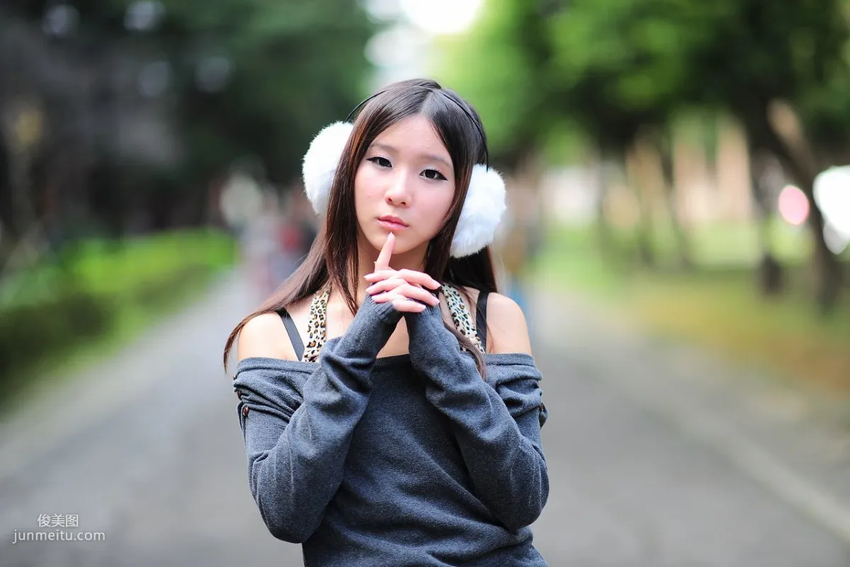 台灣黑絲芭比娃娃美女外拍寫真集 35