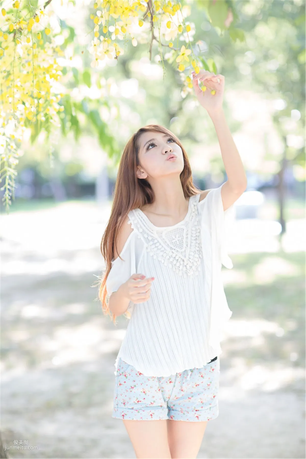 台灣美女妍安/呂芷葇《大安森林公園外拍》寫真集 4