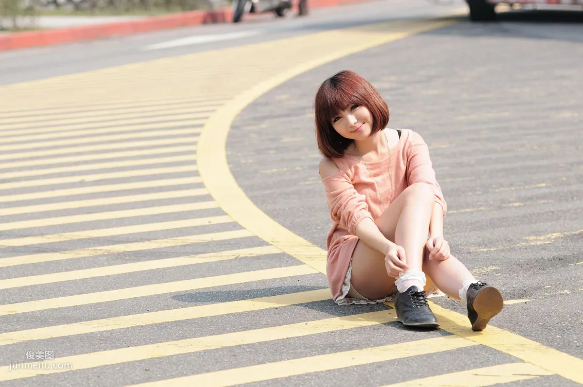 短發美女小豬patty《2組小清新街拍》寫真集 15