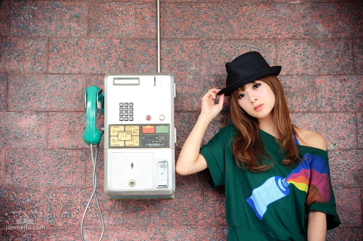果子Mikako、Minako《台大外拍》第1部 寫真集 6