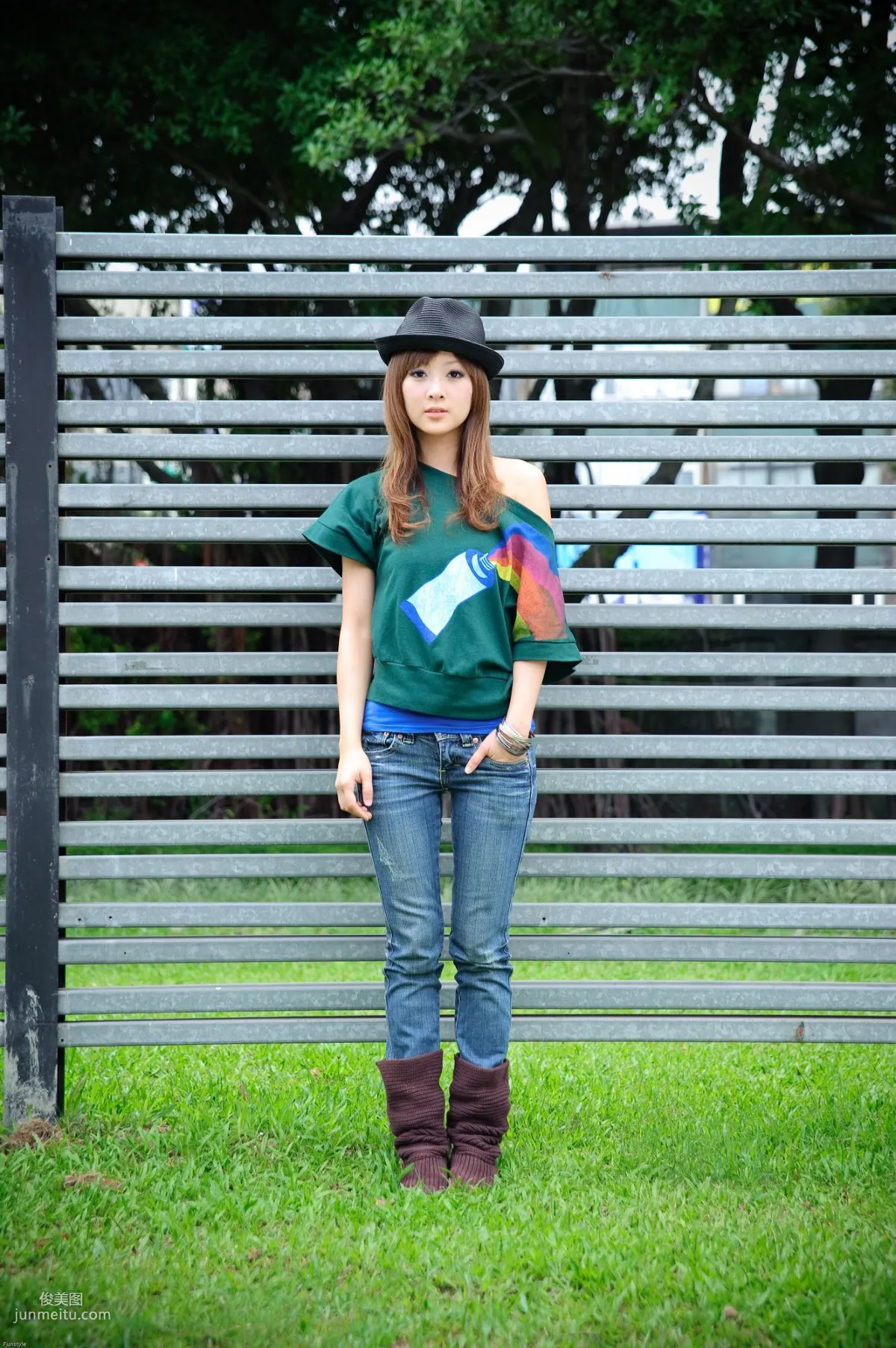 果子Mikako、Minako《台大外拍》第1部 寫真集 22