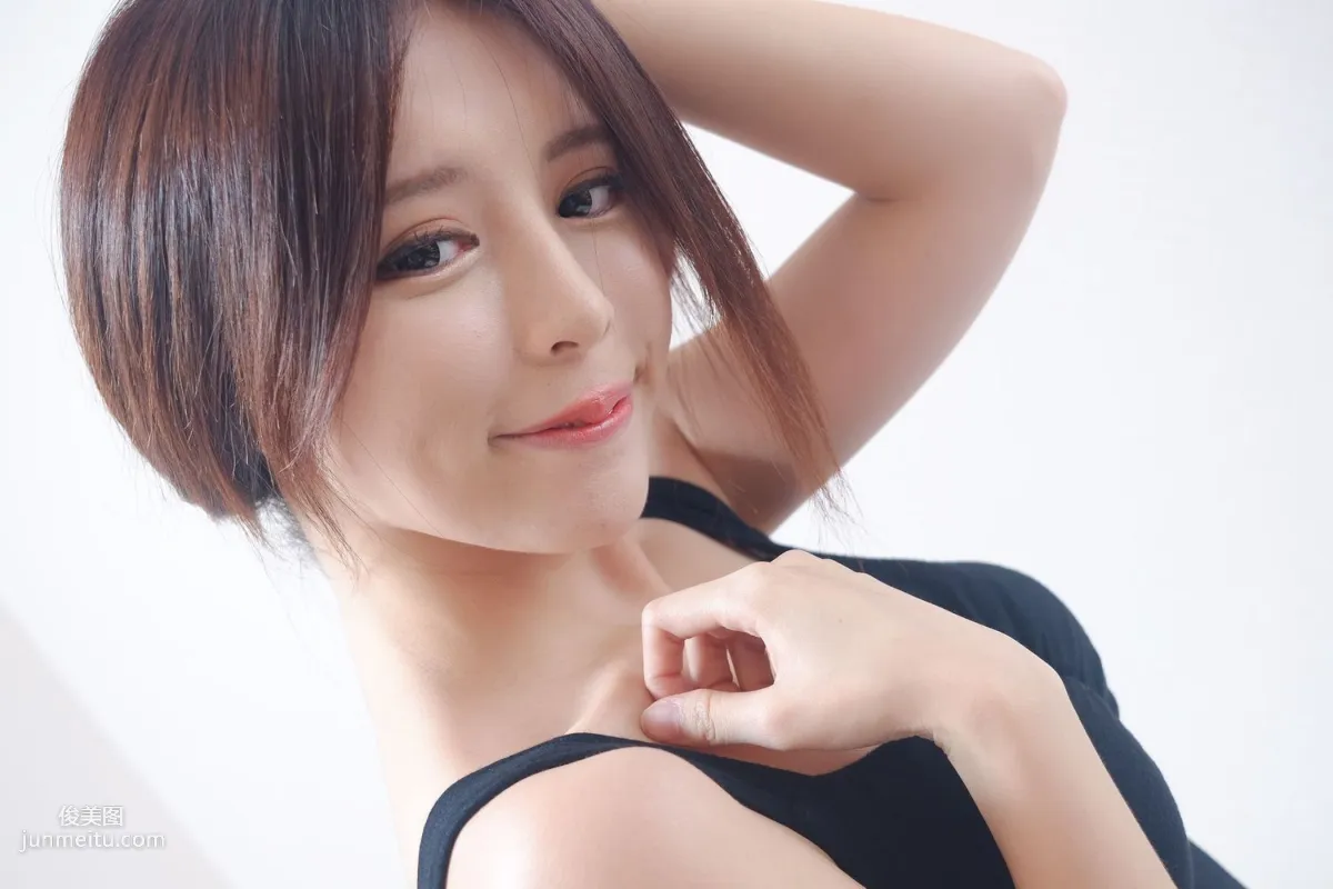 網紅嫩模張齊郡JULIE《甜美吊帶女神》寫真集 19