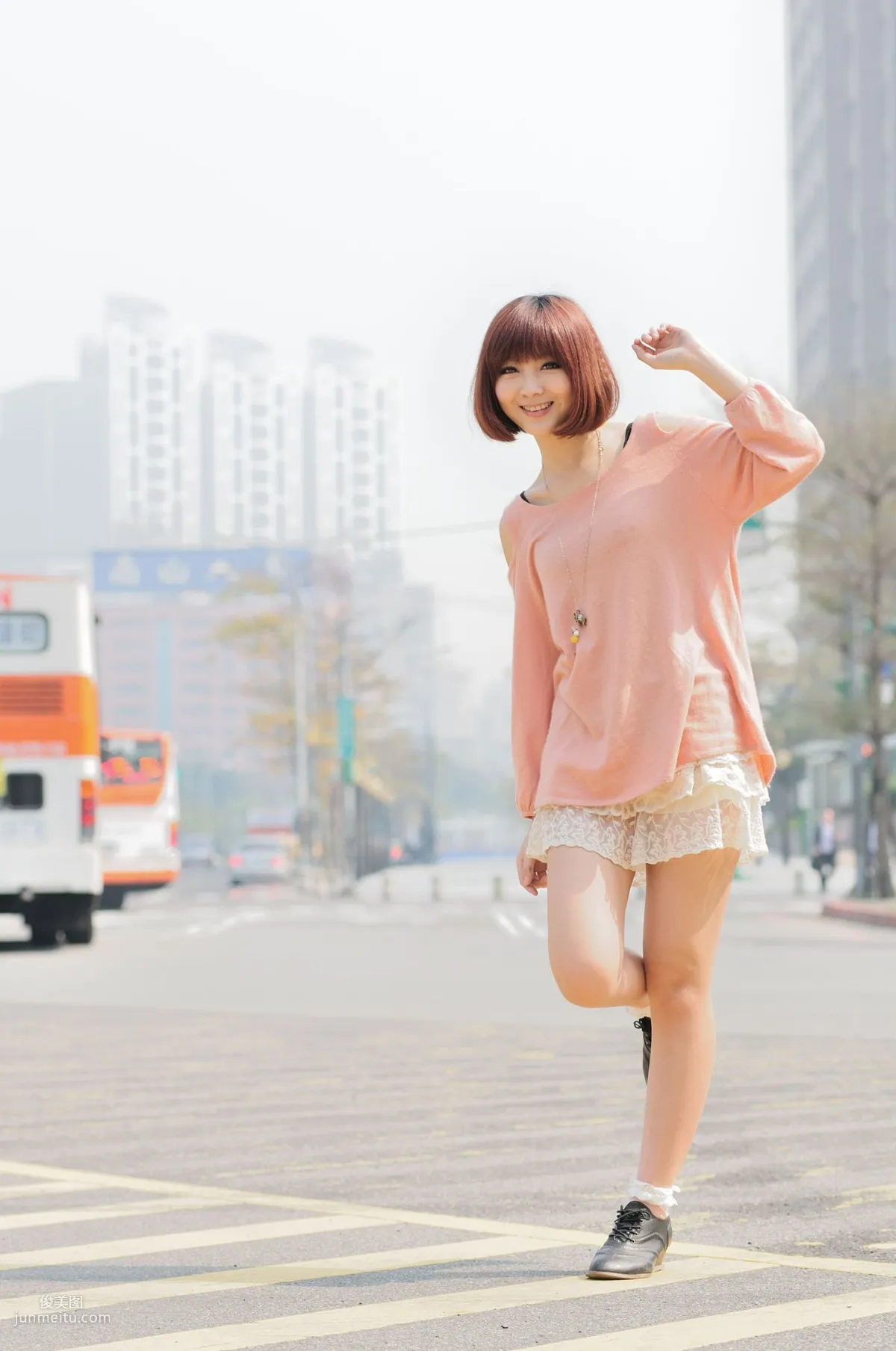 短發美女小豬patty《2組小清新街拍》寫真集 16