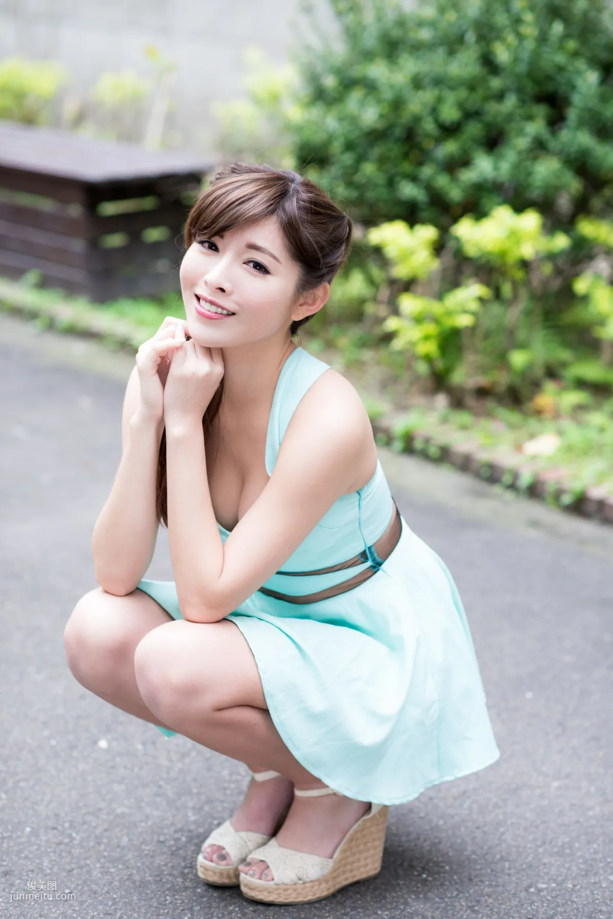 冰山美人廖坎蒂《初夏公園外拍》寫真集 40