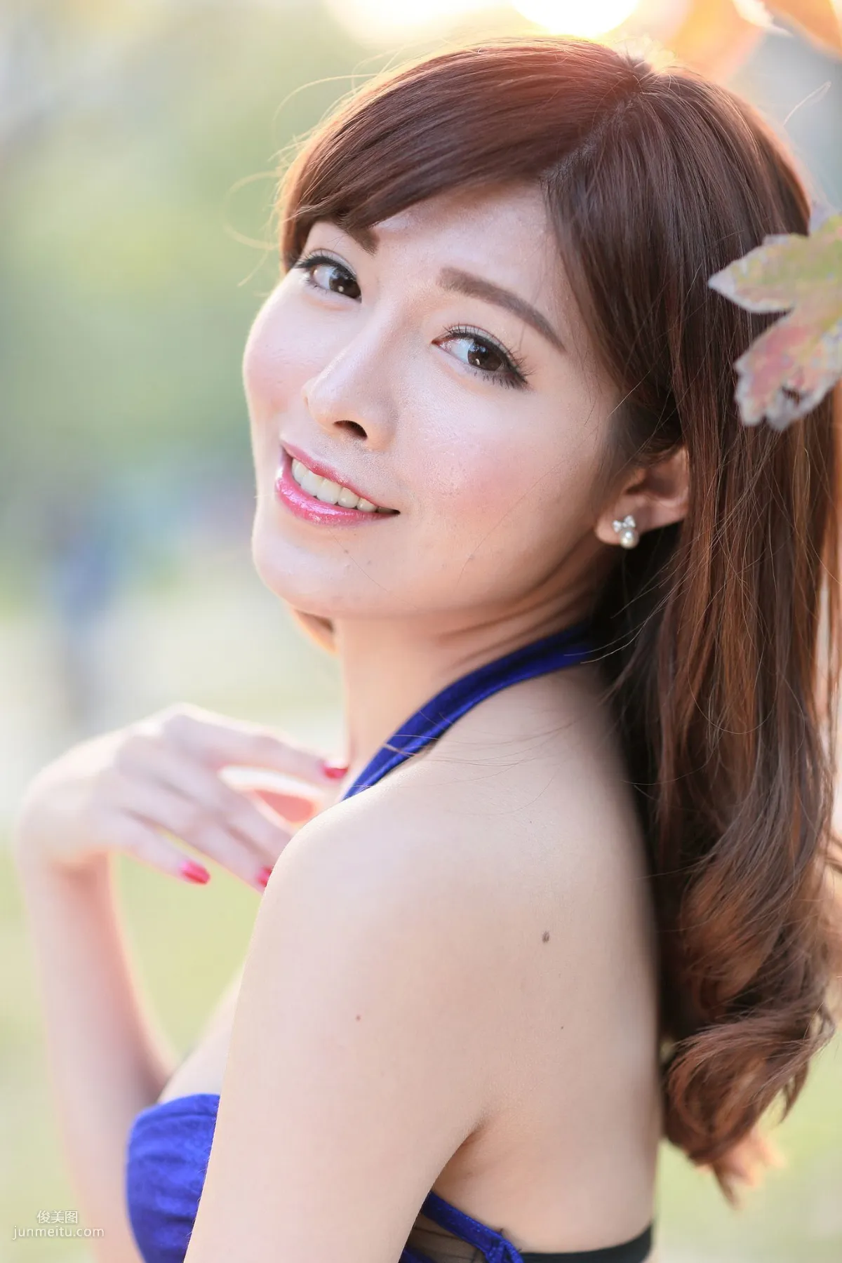 冰山美人廖坎蒂《初夏公園外拍》寫真集 4
