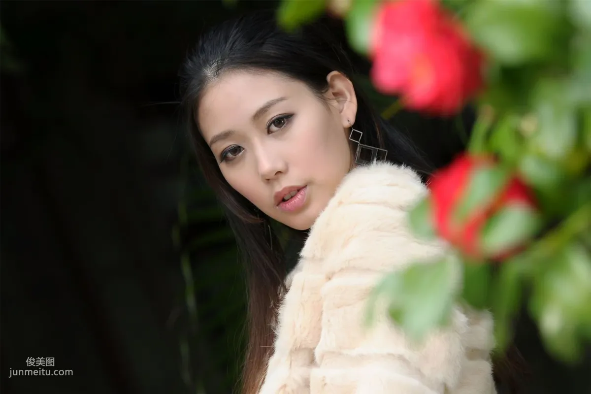 台灣女神佳貝兒《唯美時尚外拍》寫真集 15