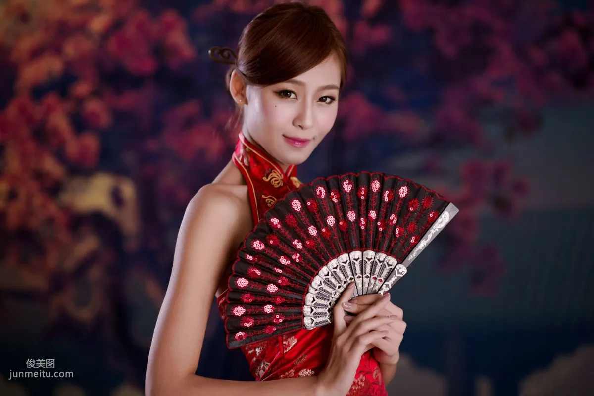 台灣女神Winnie小雪《古典紅色旗袍》寫真集 19