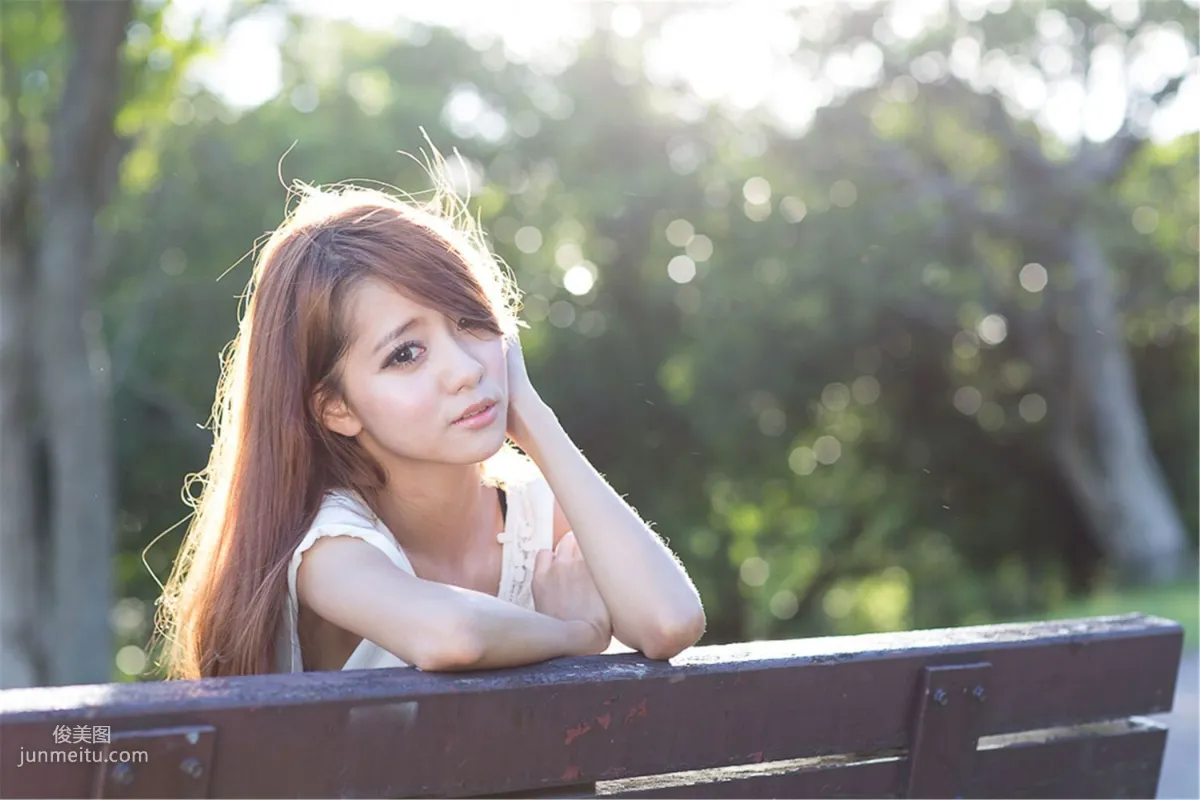 台灣美女妍安/呂芷葇《大安森林公園外拍》寫真集 15
