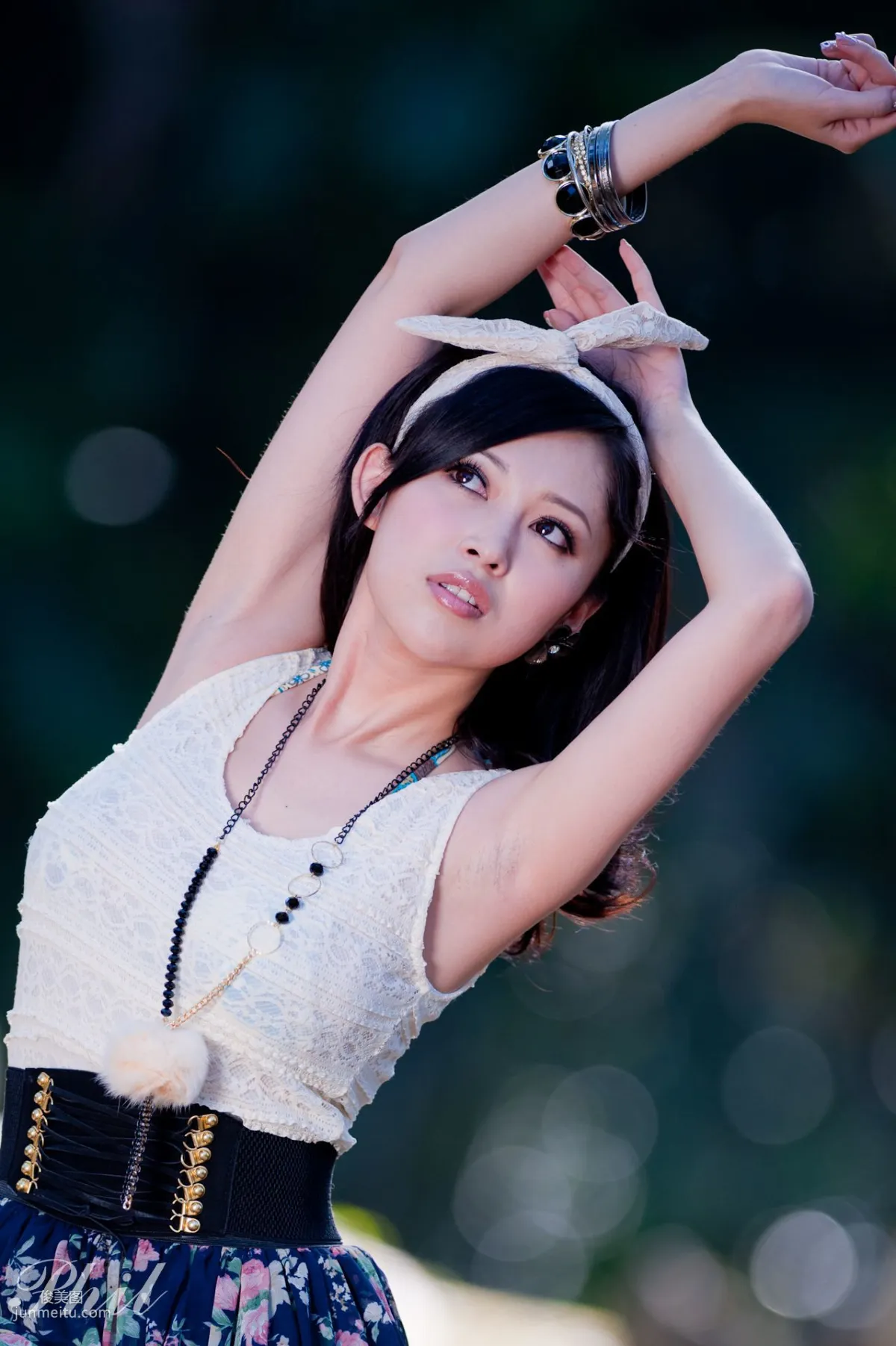 Beautyleg腿模Avy《連衣裙公園外拍》寫真集 46