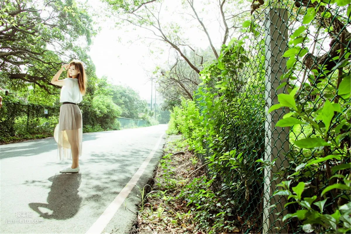 台灣模特熊維妮《美軍宿舍随拍》寫真集 17