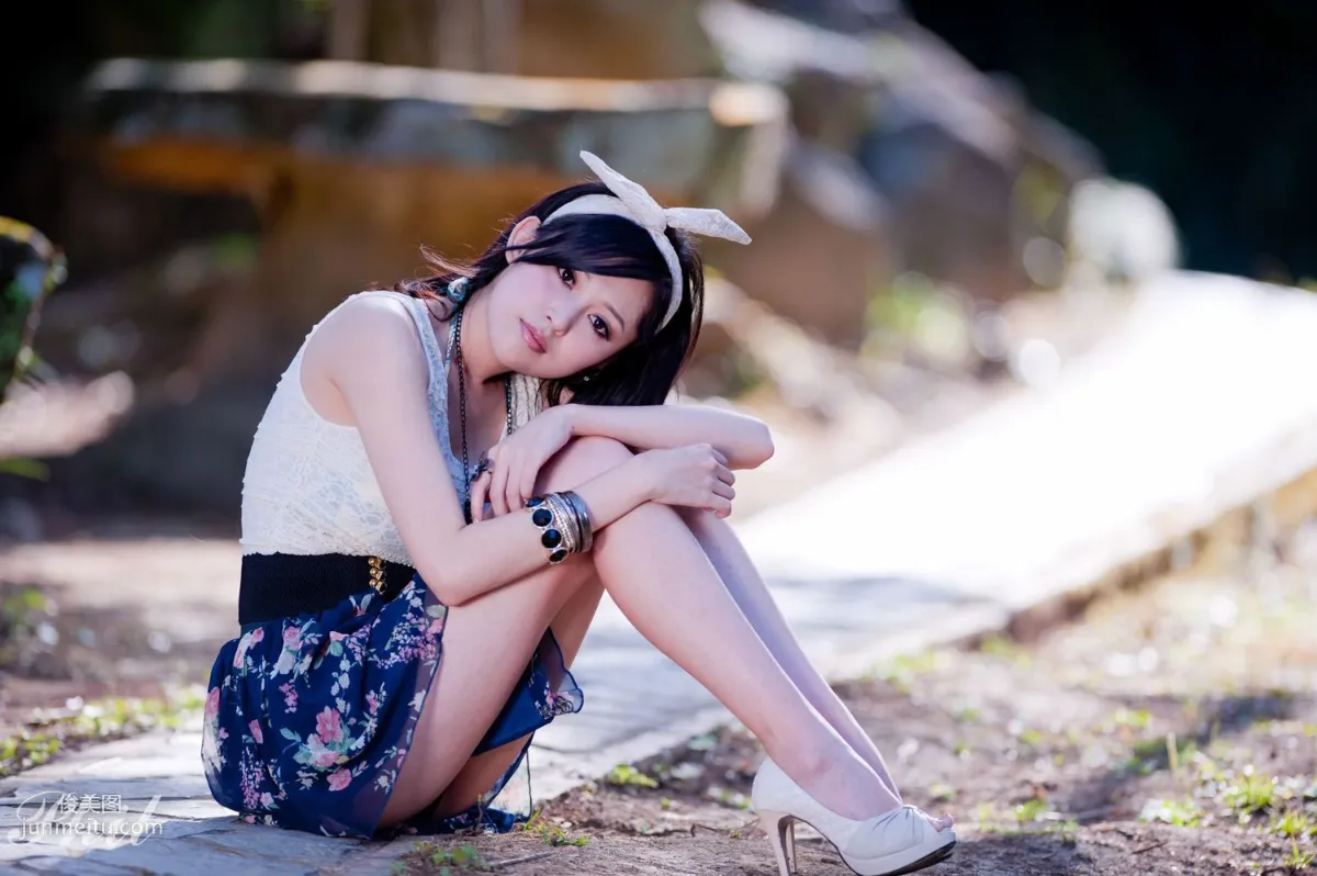 Beautyleg腿模Avy《連衣裙公園外拍》寫真集 52