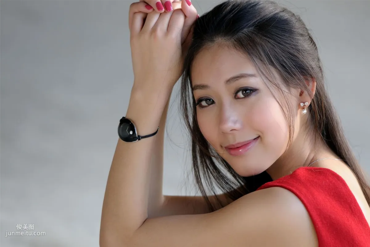 台灣女神佳貝兒《唯美時尚外拍》寫真集 4