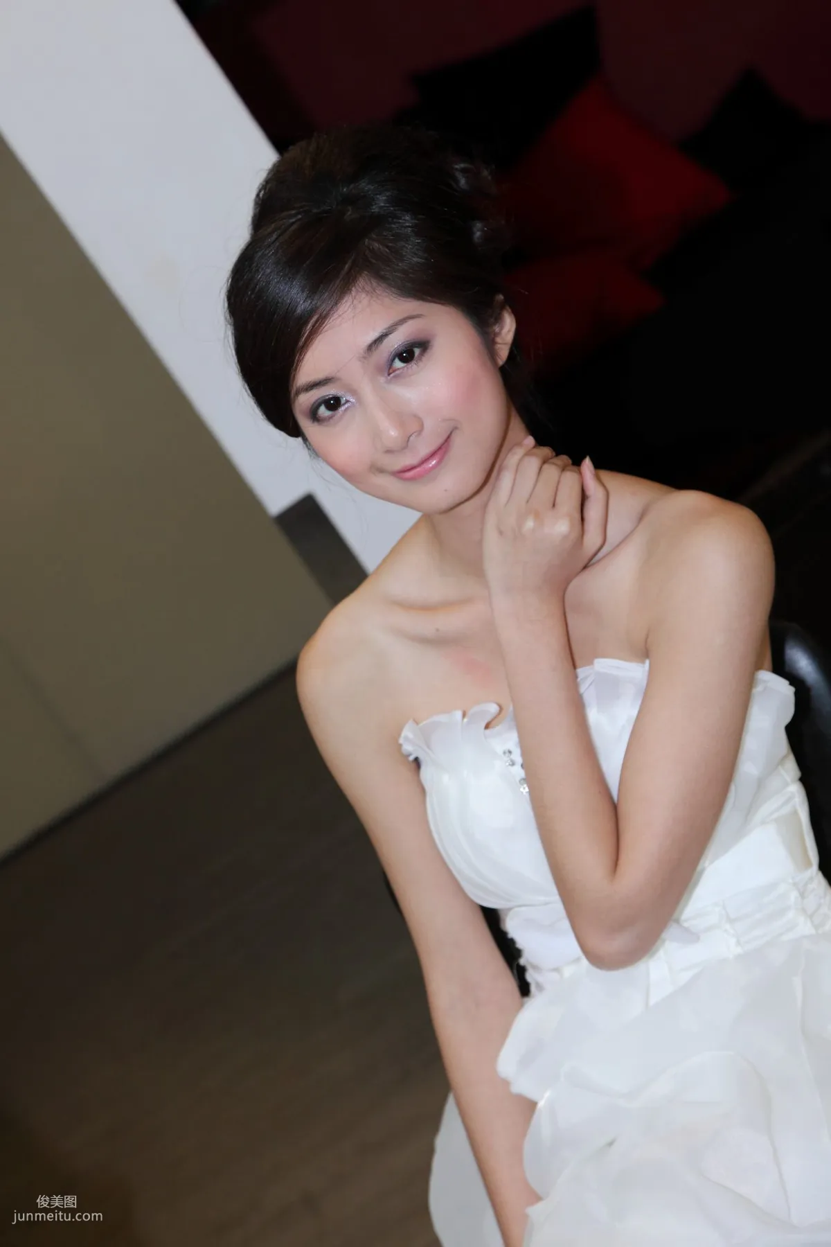 台灣氣質美女Emily《唯美白色婚紗》 寫真集 3