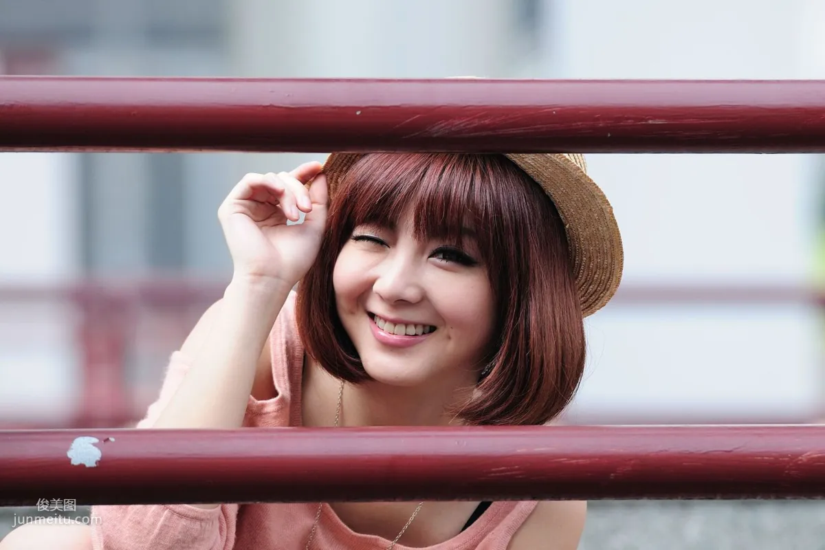 短發美女小豬patty《2組小清新街拍》寫真集 5
