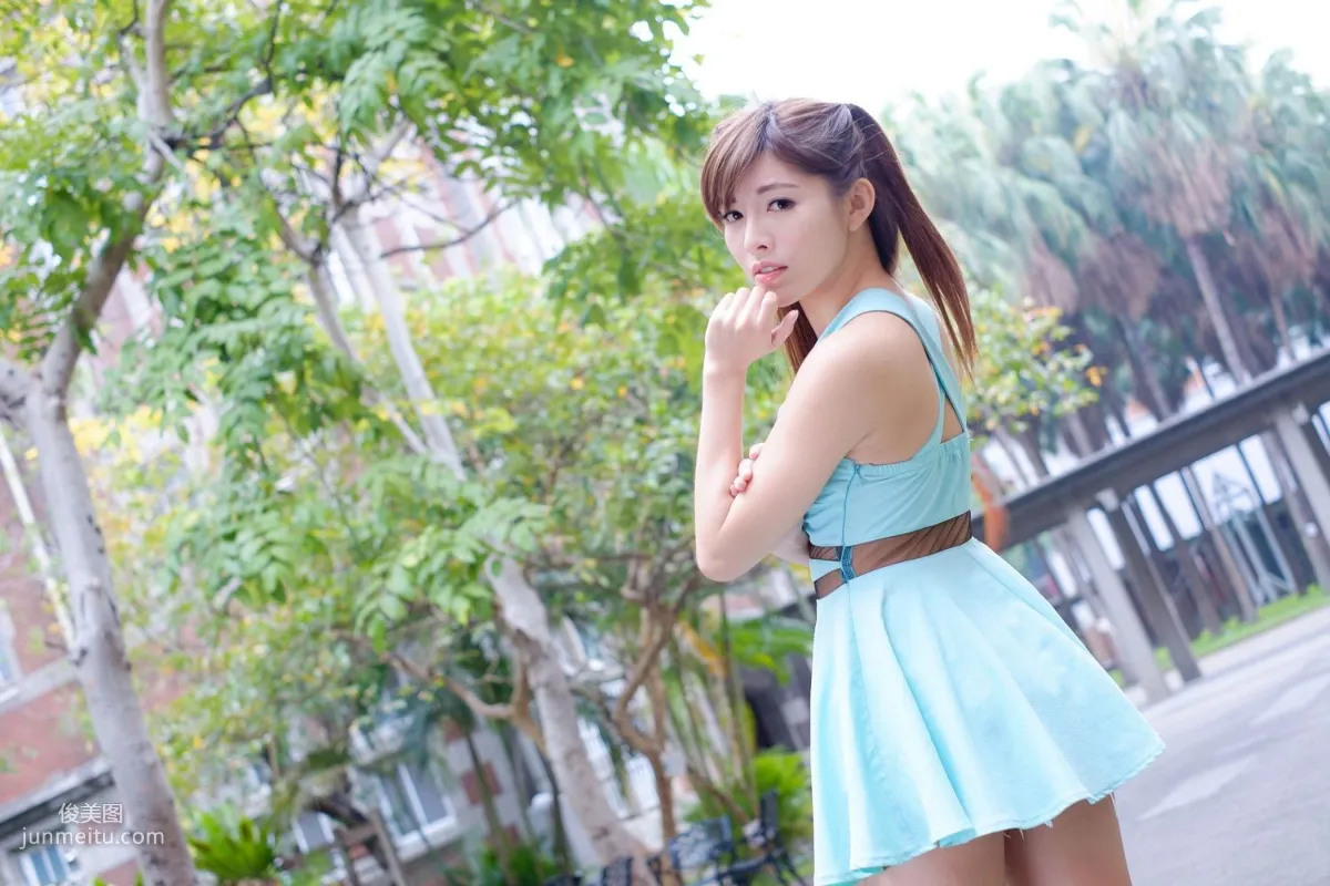 冰山美人廖坎蒂《初夏公園外拍》寫真集 36